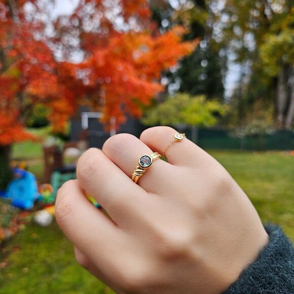 Vintage Tiffany & Co. 18k Yellow Gold Aquamarine Benzel Set Ring - Picture 3 of 7